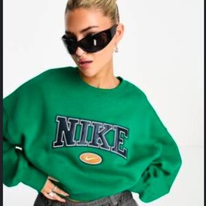 Brand new Nike Oversized sweatshirt